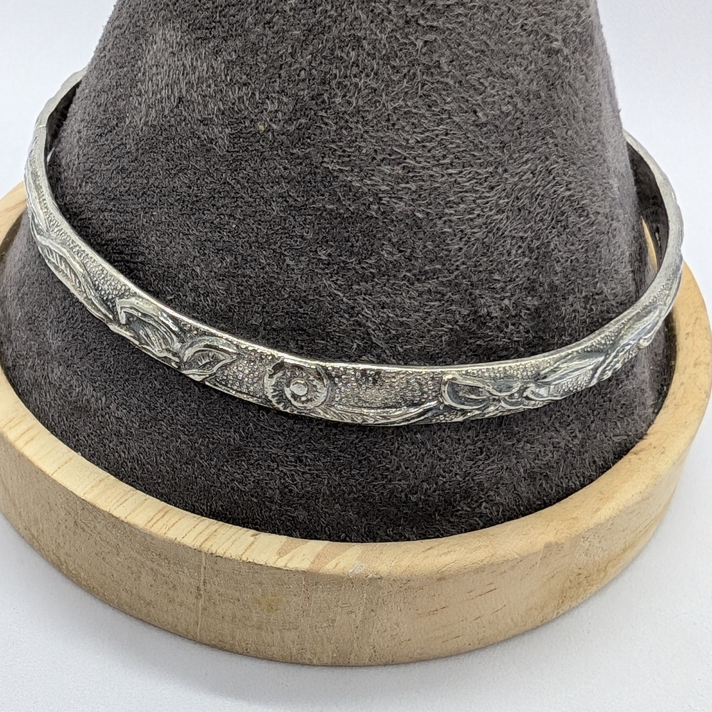 Mexico Silver Bangle With Leaf Design - Picture 6 of 12